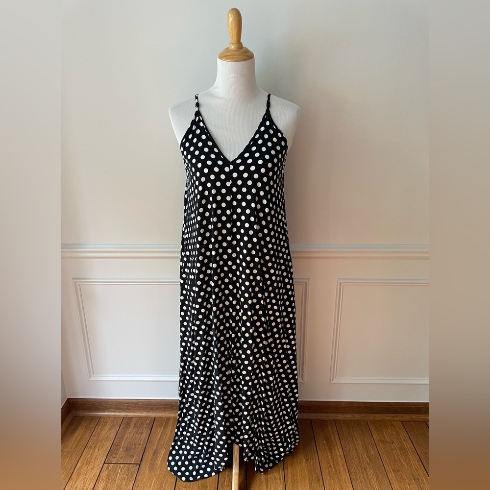 Black and White Polka Dot Dress​​
